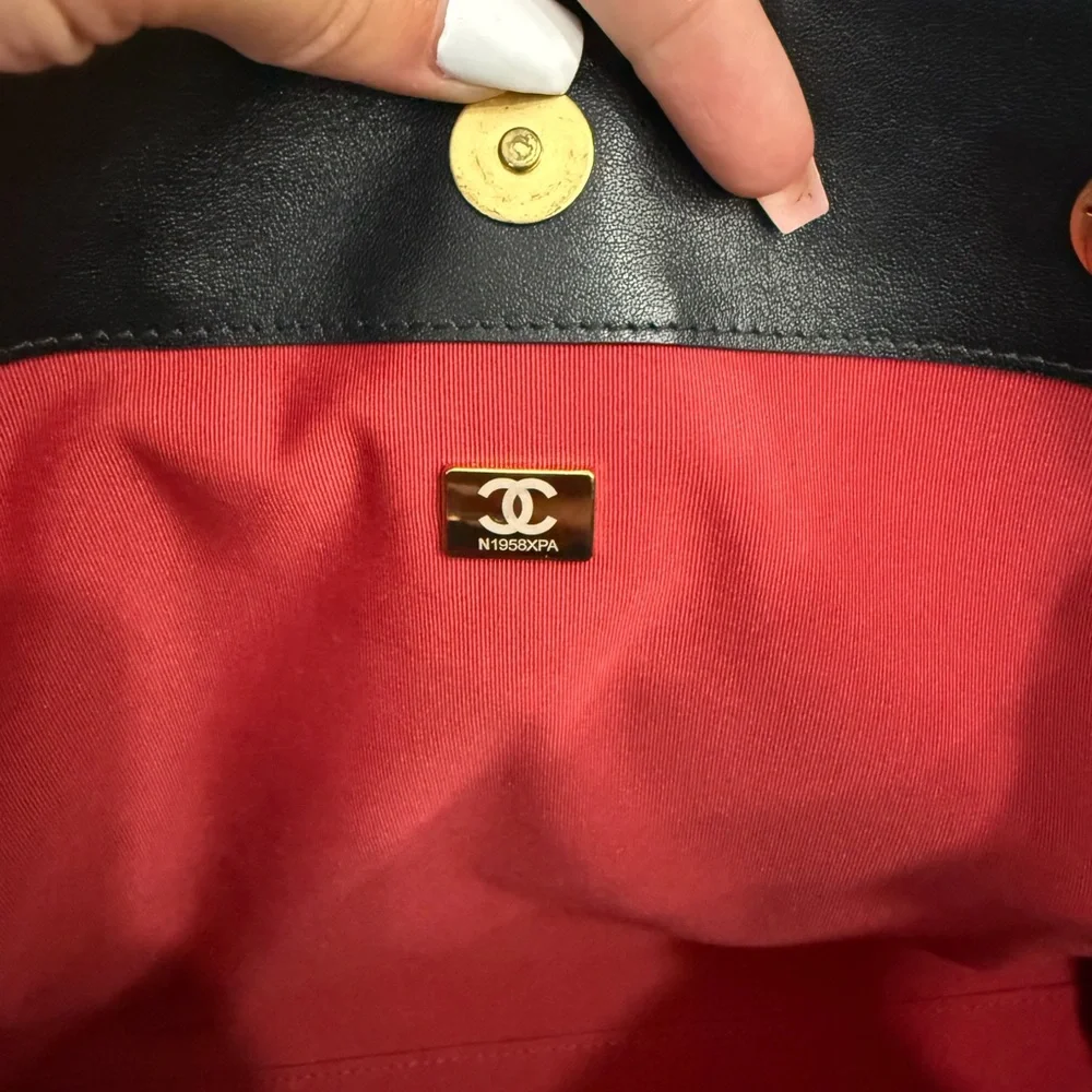 CHANEL Shopping Tote Quilted Calfskin Large - Picture 4 of 7